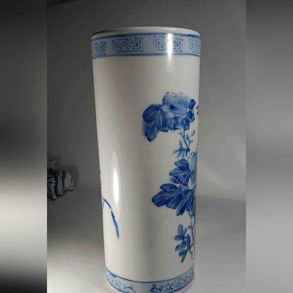 Tall Chinese Porcelain Handpainted Vase Birds and Flowers on White - Picture 4 of 7